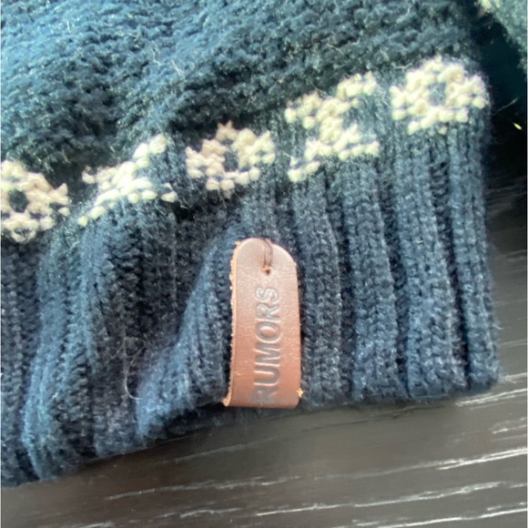 Rumours Knitted winter zip up sweater. Large. Like new. Snowflake pattern. - Picture 2 of 7